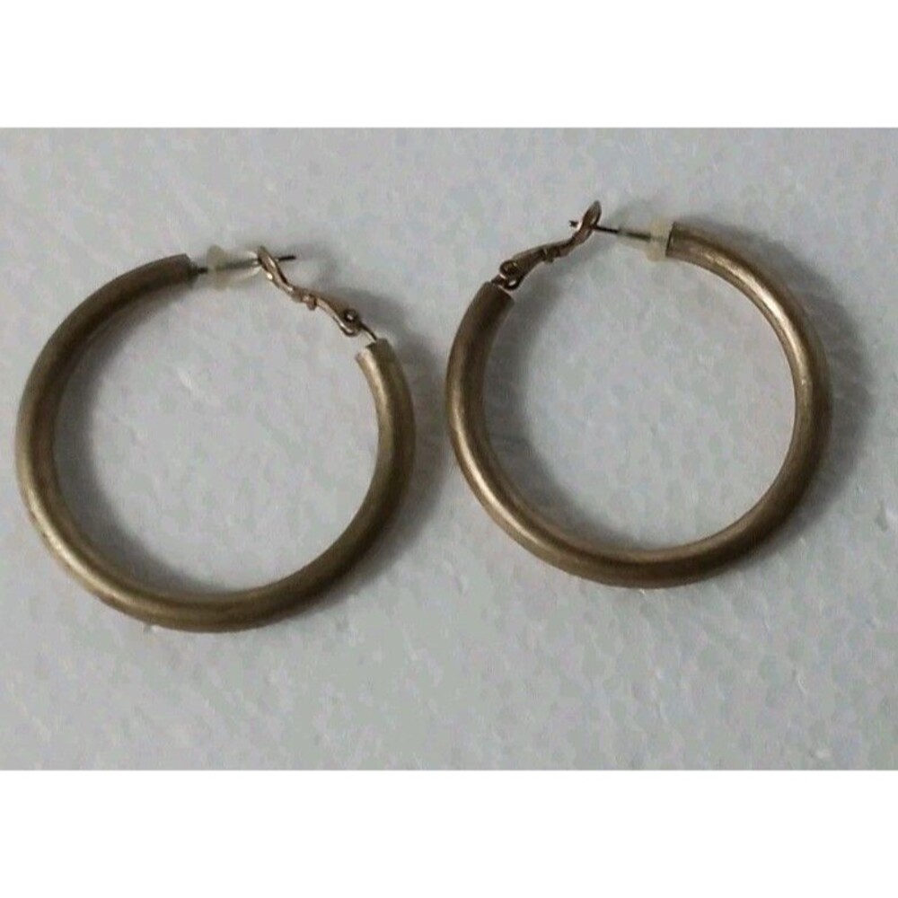 Small Hoop Earrings Some Imperfections And Wear Selling As Not Verified‎